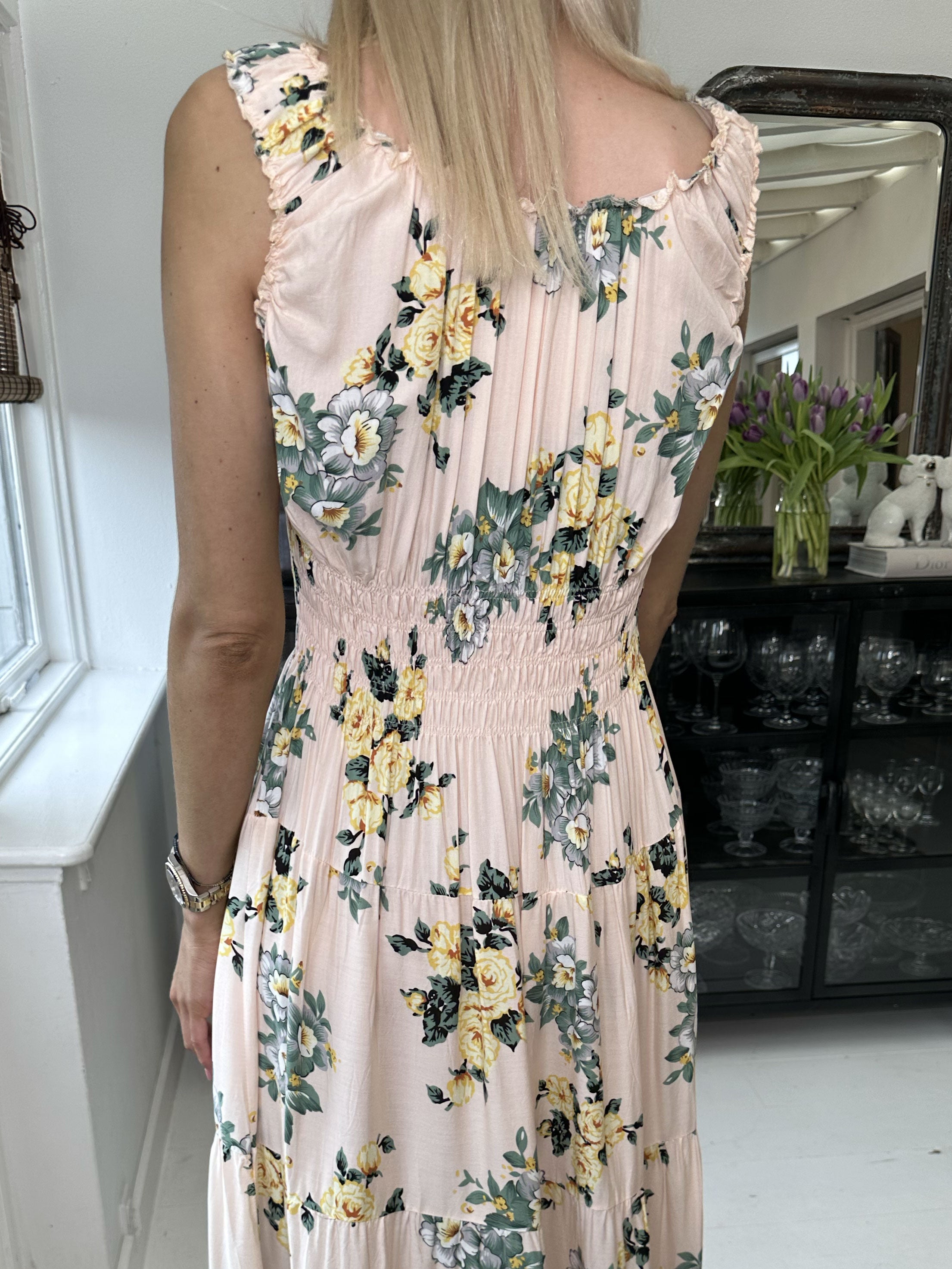 Alicia Rose - Lang stropkjole med blomsterprint